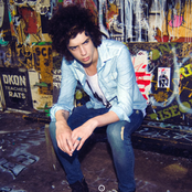 Julian Perretta - List pictures