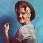 Benjamin - List pictures