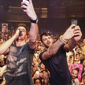 The Chainsmokers - List pictures