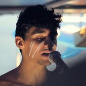 Hyphen Hyphen - List pictures