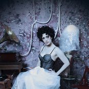 Elena Gadel - List pictures