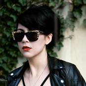 Dum Dum Girls - List pictures