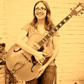 Mary Halvorson - List pictures