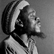 Dennis Brown - List pictures