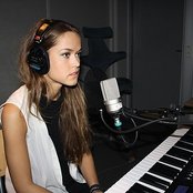 Amanda Mair - List pictures