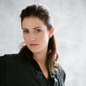 Alondra De La Parra - List pictures