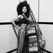 Esperanza Spalding - List pictures