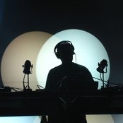 Dj Shadow - List pictures