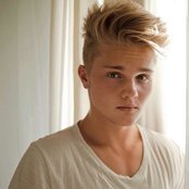 Benjamin - List pictures