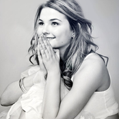 Stefanie Scott - List pictures