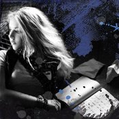 Lesley Roy - List pictures