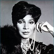 Shirley Bassey - List pictures