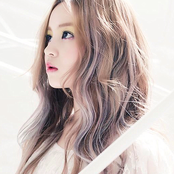 Lee Hi - List pictures