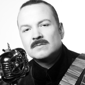 Pepe Aguilar - List pictures