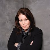 Jann Arden - List pictures