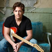 Jason Jones - List pictures