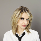 Amandine Bourgeois - List pictures