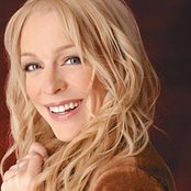 Annie Villeneuve - List pictures