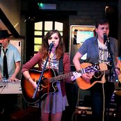 B Yellow - List pictures