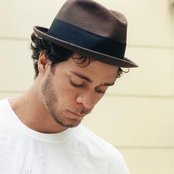Amos Lee - List pictures