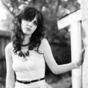 Zooey Deschanel - List pictures