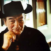 Stompin Tom - List pictures