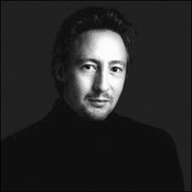 Julian Lennon - List pictures