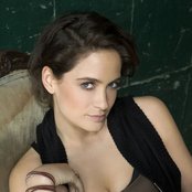 Kirsten Price - List pictures