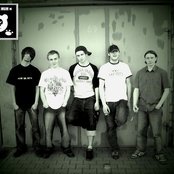 Hug Me Mum - List pictures