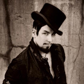 Voltaire - List pictures