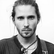 Christopher Paul Stelling - List pictures