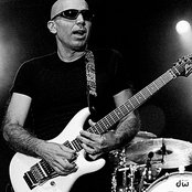 Joe Satriani - List pictures