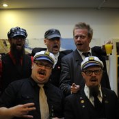 Elakelaiset - List pictures