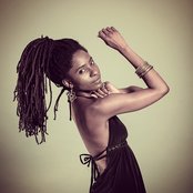 Jah9 - List pictures