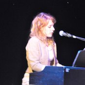 Caroline Weeks - List pictures