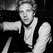 Andrew Belle - List pictures