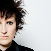 Mia Dyson - List pictures