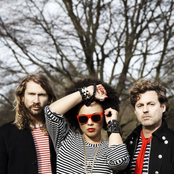 Sneaky Sound System - List pictures