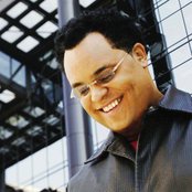 Israel Houghton & New Breed - List pictures