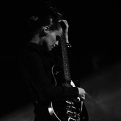 Anna Calvi - List pictures