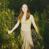 Laura Barrett - List pictures