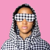 Lucy Love - List pictures