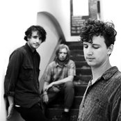 Popstrangers - List pictures