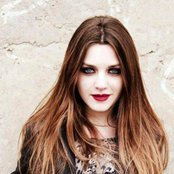 Nina Sublati - List pictures