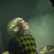 Tim Finn - List pictures