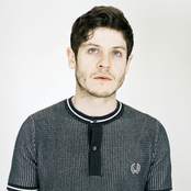 Iwan Rheon - List pictures