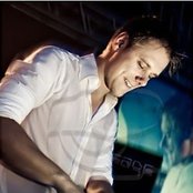 Armin Van Buuren - List pictures