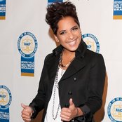 Vicci Martinez - List pictures