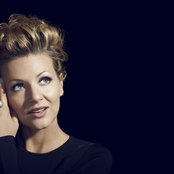 Ella Endlich - List pictures