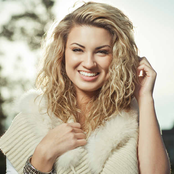 Tori Kelly - List pictures